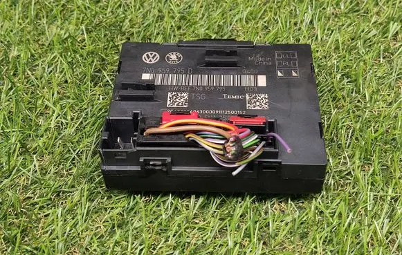 Skoda Yeti (5L) Door control unit/module 7N0959795D 7N0959795 01100020152