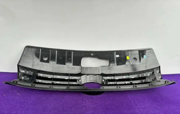 Volkswagen Amarok Front bumper upper radiator grill 2H7853651