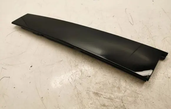 Peugeot 308 Rear door glass trim molding 9832183280
