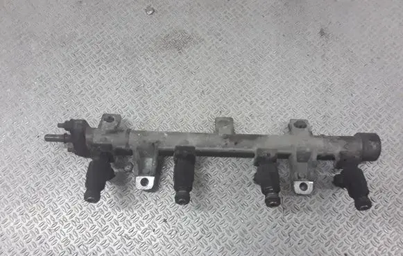 Hyundai Matrix Fuel injectors set 9260930006