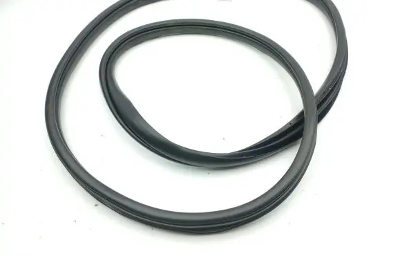 Mazda CX-30 Rear door rubber seal (on body) 