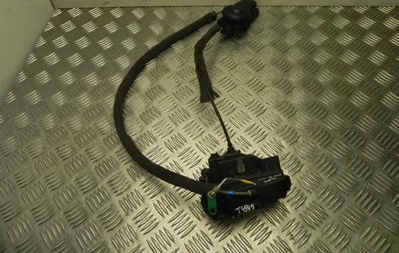 Loading door lock