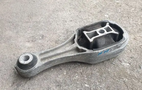 Renault Megane III Engine mount vacuum valve 112380