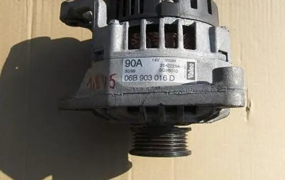 Audi A4 S4 B5 8D Generator/alternator