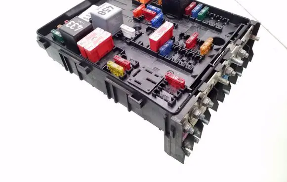 Audi A3 S3 8P Fuse module 1K0937124K