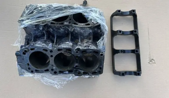 Mitsubishi Pajero Engine block MD136918