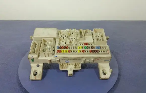 Mazda 3 I Fuse box set 519080097