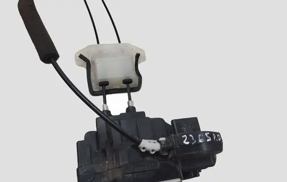 Nissan Murano Z50 Front door lock