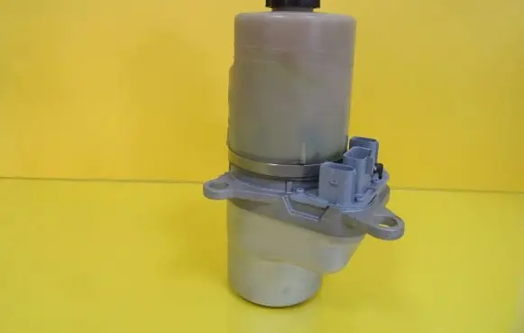 Ford Focus C-MAX Power steering pump 4M513K514AD
