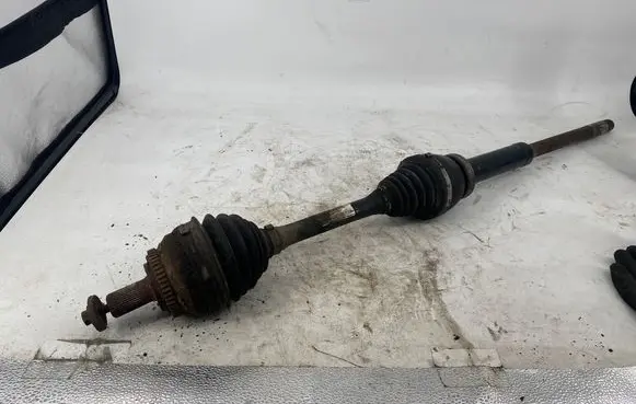 Volvo XC70 Front driveshaft P8689220