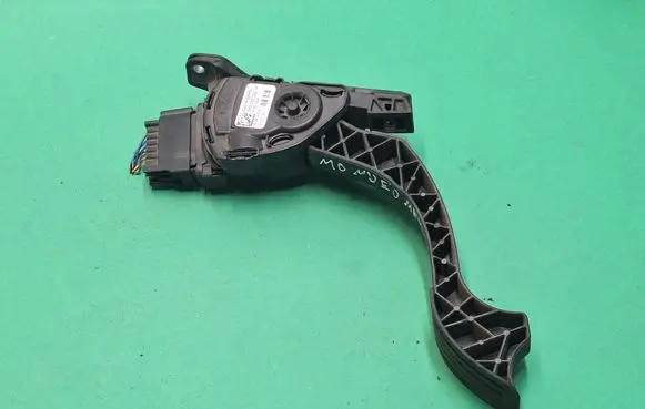 Ford Mondeo MK IV Accelerator throttle pedal 6G929F836RC C95YE03 6PV00922014