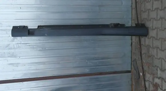 Mercedes-Benz E W212 Foot area side trim 