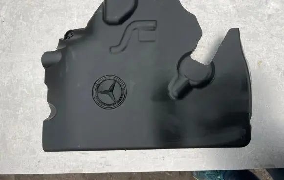 Mercedes-Benz Sprinter W906 Engine cover (trim) A6510102367