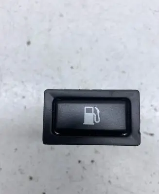 Toyota Avensis T250 Fuel tank opening switch 156795