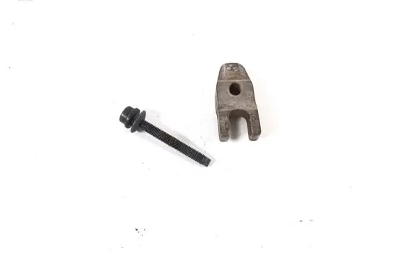 Volvo V60 Fuel Injector clamp holder 31303614