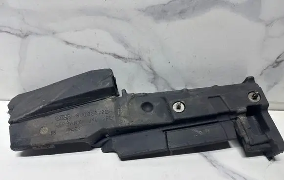 Audi Q3 8U Fender foam support/seal 8U0823722A