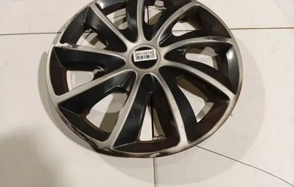 Skoda Fabia Mk2 (5J) R15 wheel hub/cap/trim 44715