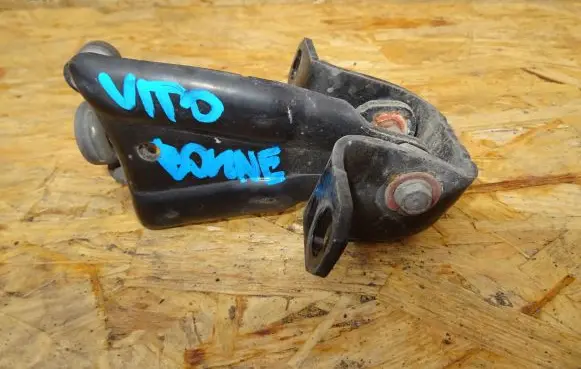 Mercedes-Benz Vito Viano W447 Sliding door upper roller guide/hinge A4477600347