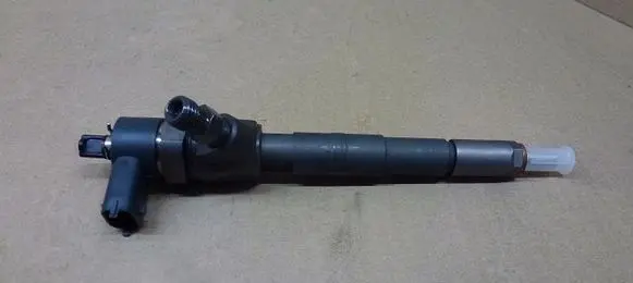 Opel Combo D Fuel injector 0445110419
