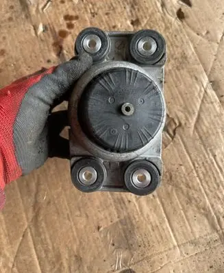 Land Rover Range Rover Sport L494 Engine mount bracket 