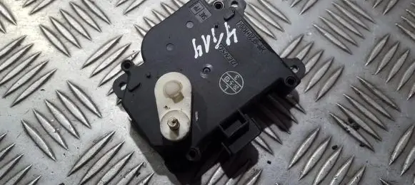 Toyota RAV 4 (XA20) Air flap motor/actuator ae0637008320 ae063700-8320
