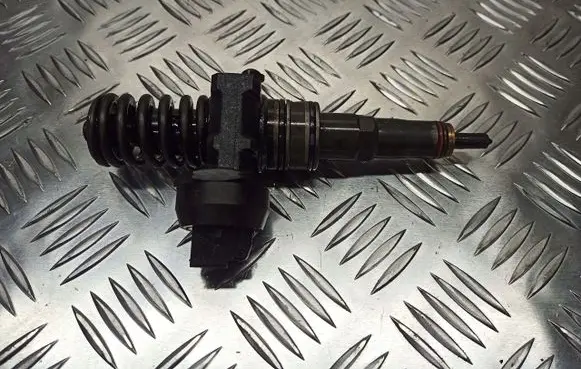 Volkswagen Polo IV 9N3 Fuel injectors set 038130073BN