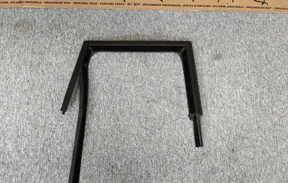 Mini One - Cooper F56 F55 Rubber seal rear door 51357322444 7322444