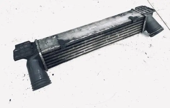 BMW 1 E81 E87 Intercooler radiator 752178301 7521783-01