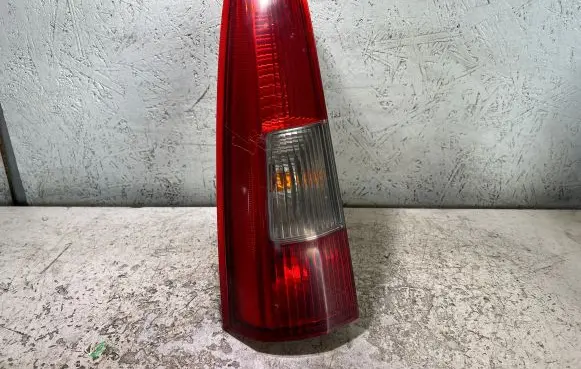 Volvo V70 Rear/tail lights 9154493