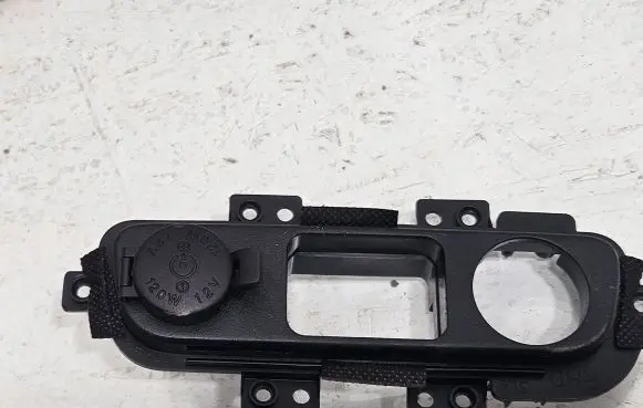 KIA Sportage 12 V Socket (front) 846323U900