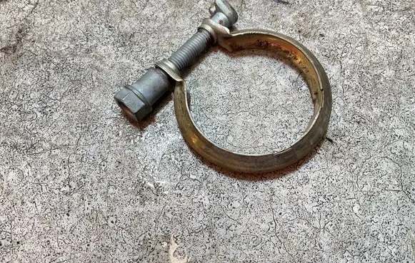 Ford Focus Muffler pipe connector clamp CVS2T670P