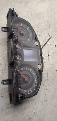 Volkswagen PASSAT B6 Speedometer (instrument cluster) A2c53145550