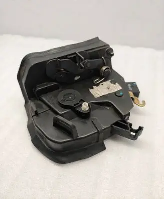 BMW X5 E53 Front door lock 8402539