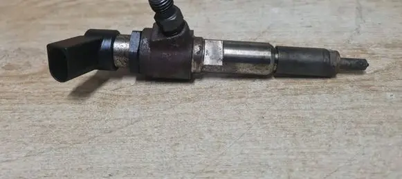 Fuel injector