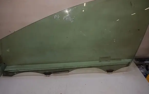 Toyota Prius (XW20) Front windscreen/windshield window 