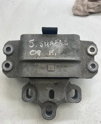 Skoda Superb B6 (3T) Engine mount bracket 1K0199555