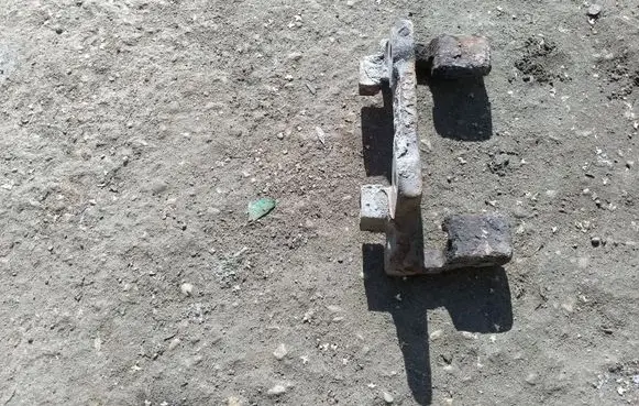 BMW 5 E39 Brake caliper pad carrier rear 