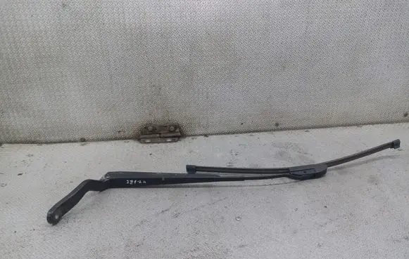 Windshield/front glass wiper blade