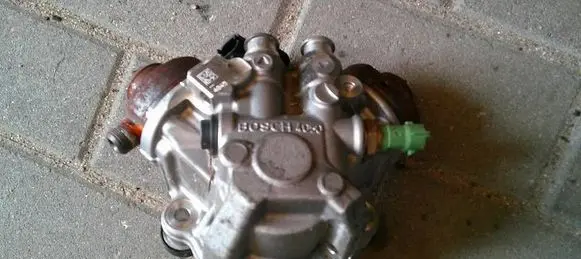 Volvo XC60 Fuel injection high pressure pump 31272896