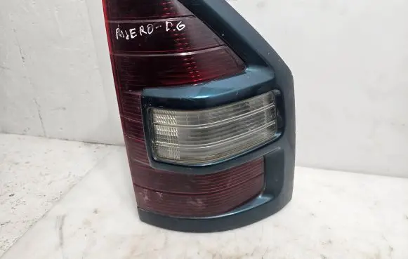 Mitsubishi Pajero Rear/tail lights