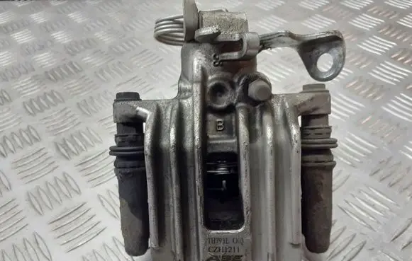 Skoda Superb B5 (3U) Rear brake caliper