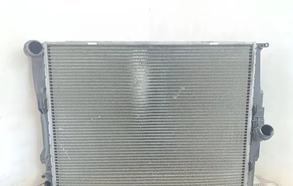 BMW 3 E90 E91 Coolant radiator 7523257
