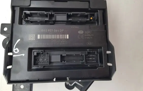 Audi A4 S4 B8 8K Comfort/convenience module 8K0907064DP