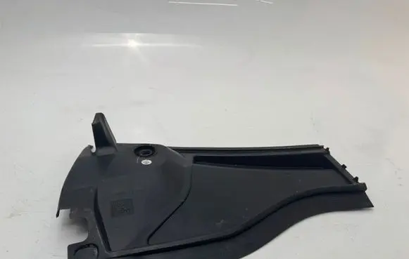 Mercedes-Benz B W246 W242 Wiper trim A2468300700
