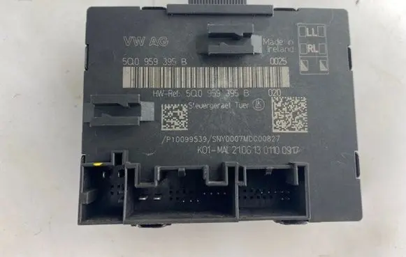 Audi A3 S3 8V Door control unit/module 5Q0959395B