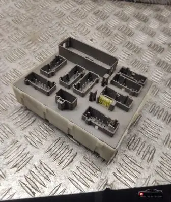 Ford Focus Fuse module 518761002