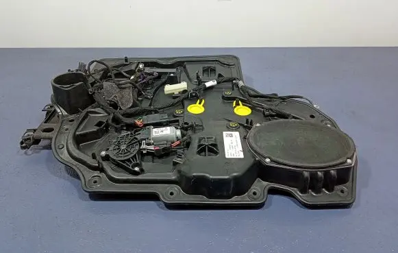 Chrysler Pacifica Rear door window regulator with motor 3040965