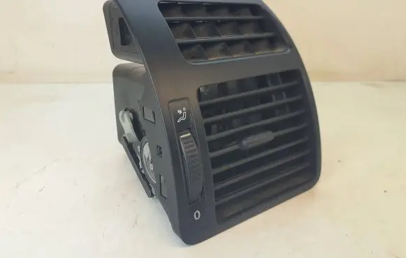 Volkswagen Touran I Dashboard side air vent grill/cover trim 1T0819704B