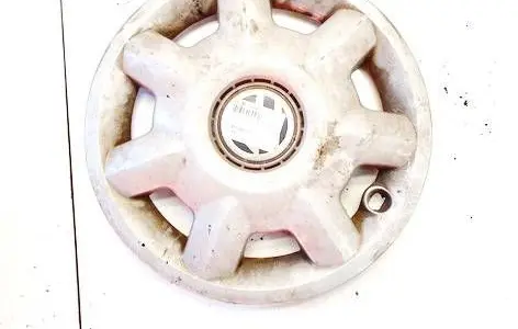 Volkswagen Golf IV R14 wheel hub/cap/trim 1h0601147
