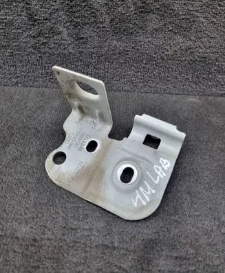 Audi Q7 4M Fender mounting bracket 4M0821168A